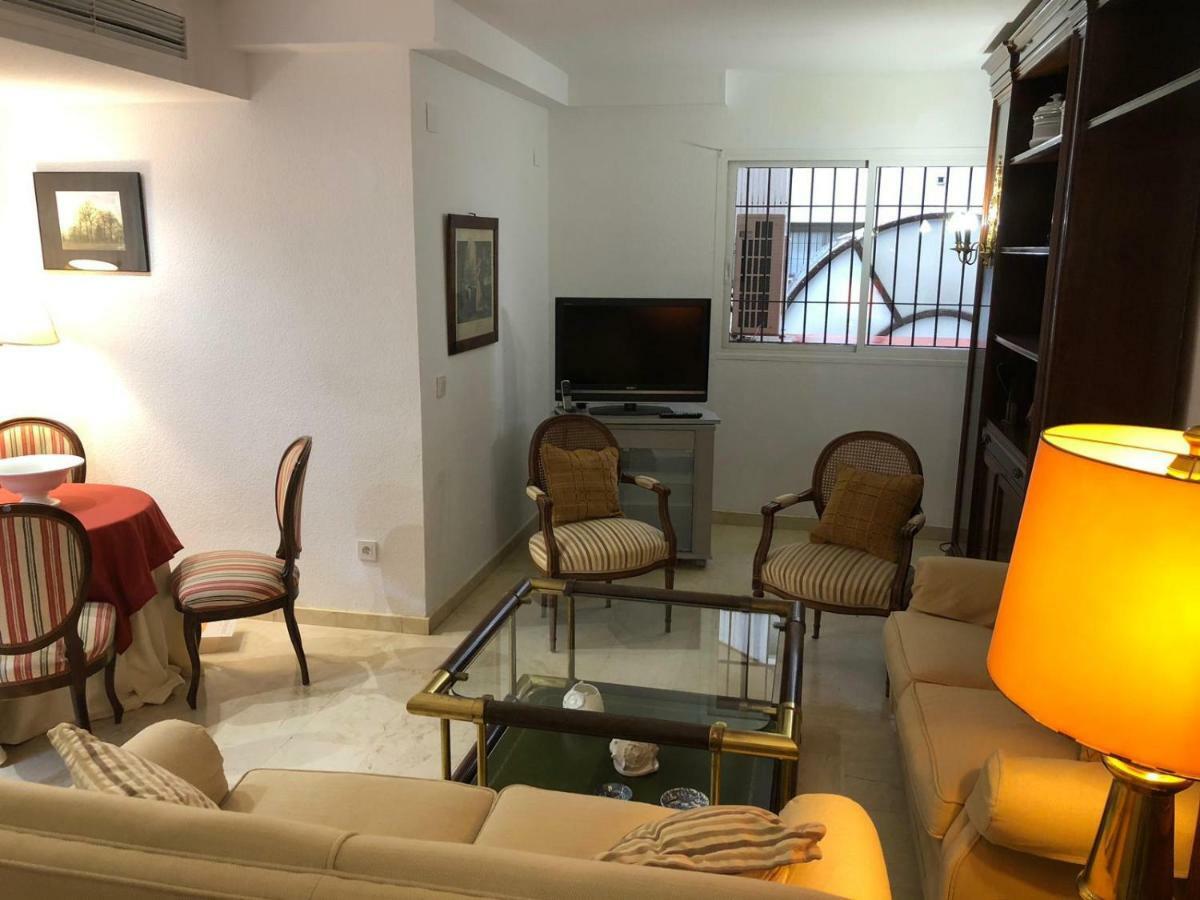 Alojamiento Ronda De Los Tejares Cordoue Extérieur photo